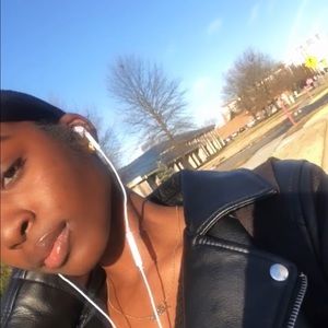 Meet your Posher, Toni